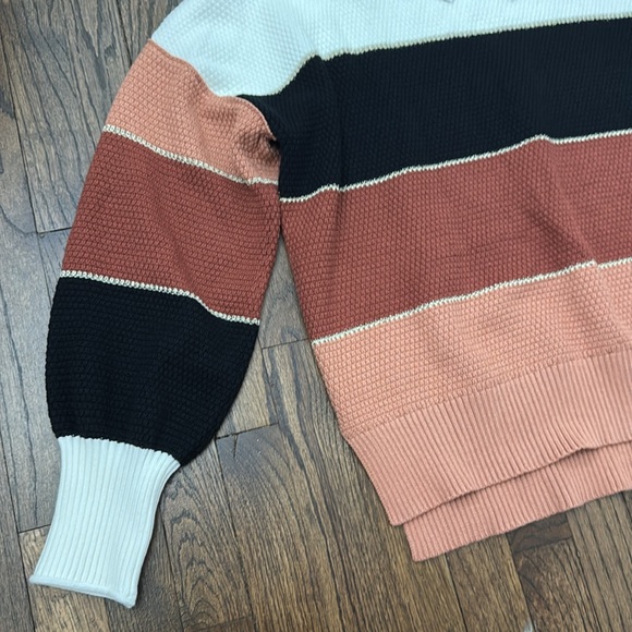 Colorblock Crew Neck Sweater NWT - Picture 3 of 5